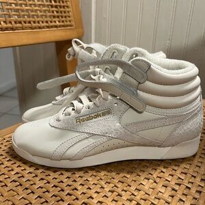 Reebok Hi Top Vintage Inspo Women's White Silver Metallic Accents Sneakers Sz 8